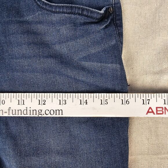 Jones New York Signature Women’s SZ 4 Lexington Straight Jeans Stretch Med Wash - Picture 9 of 16